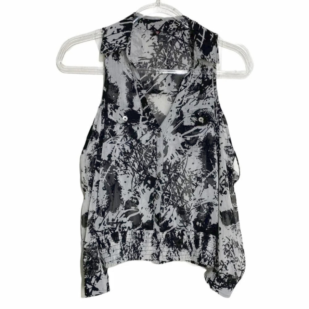 Guess Black White Abstract Cold Shoulder Smocked Blouse XS‎ Q24H0200000